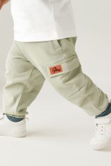 Yeni Sezon Erkek Çocuk Beyaz ve Yeşil Renk Kısa Kol T-Shirt ve Kargo Jogger Alt-Üst Takım